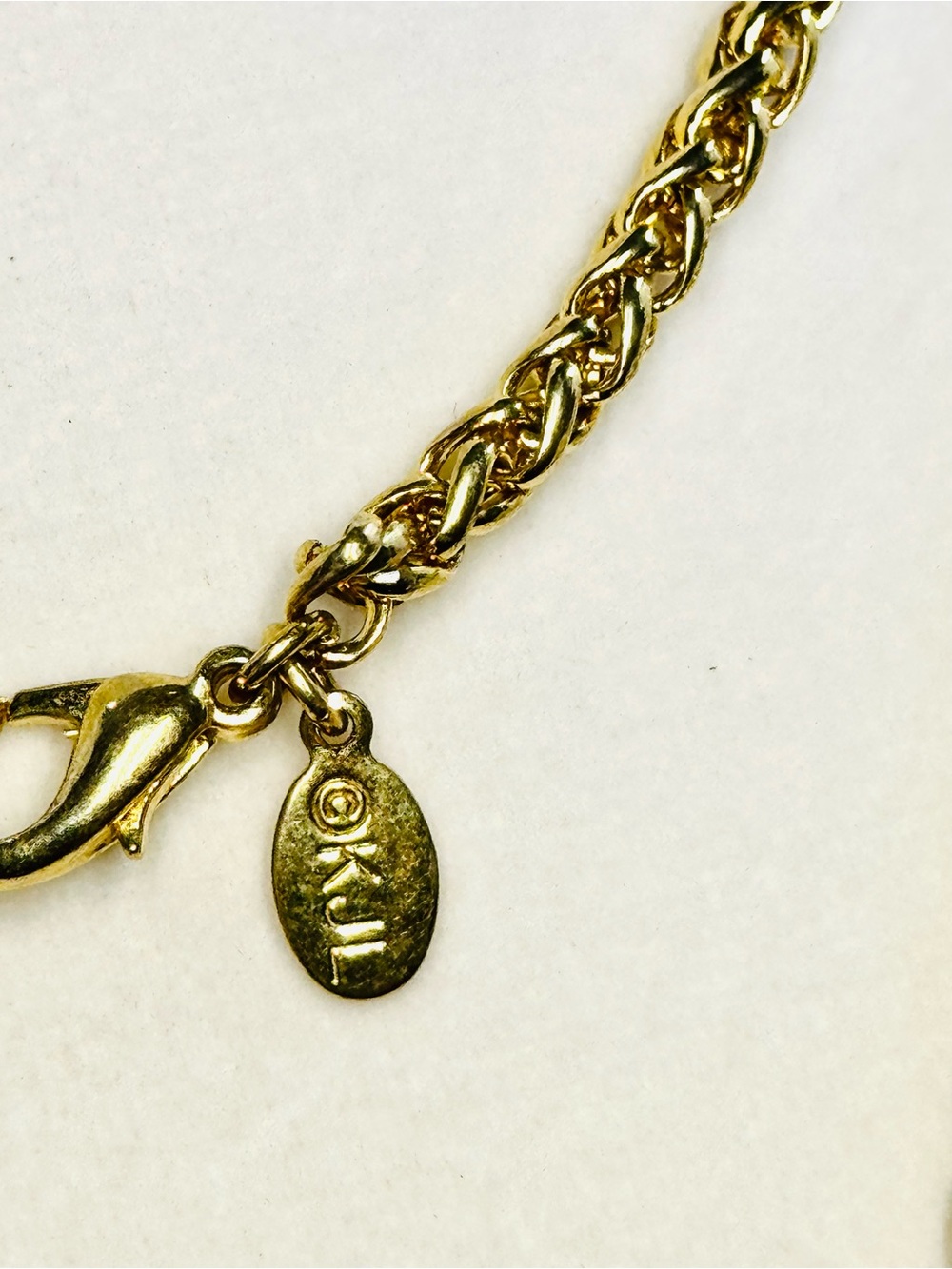 Kenneth Jay Lane KJL Gold Tone Byzantine Chain W/Blue Scarab Egyptian Pendant - Picture 4 of 4